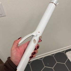 T3 1.25" smart curler